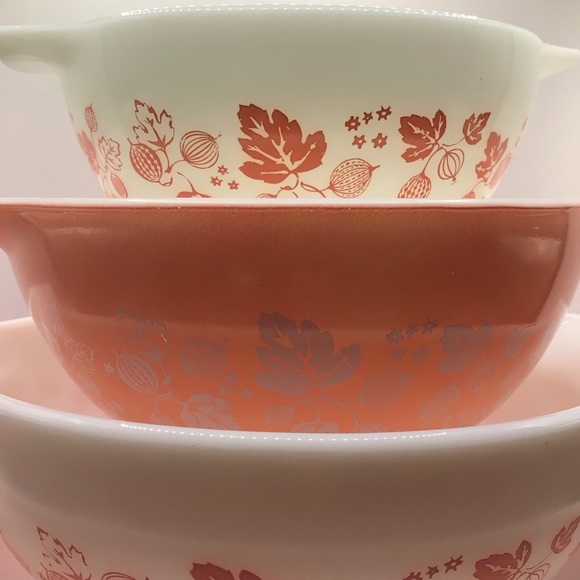 Pink Gooseberry Cinderella 4 Bowl Nesting Complete Set, 1957 - Picture 4 of 14